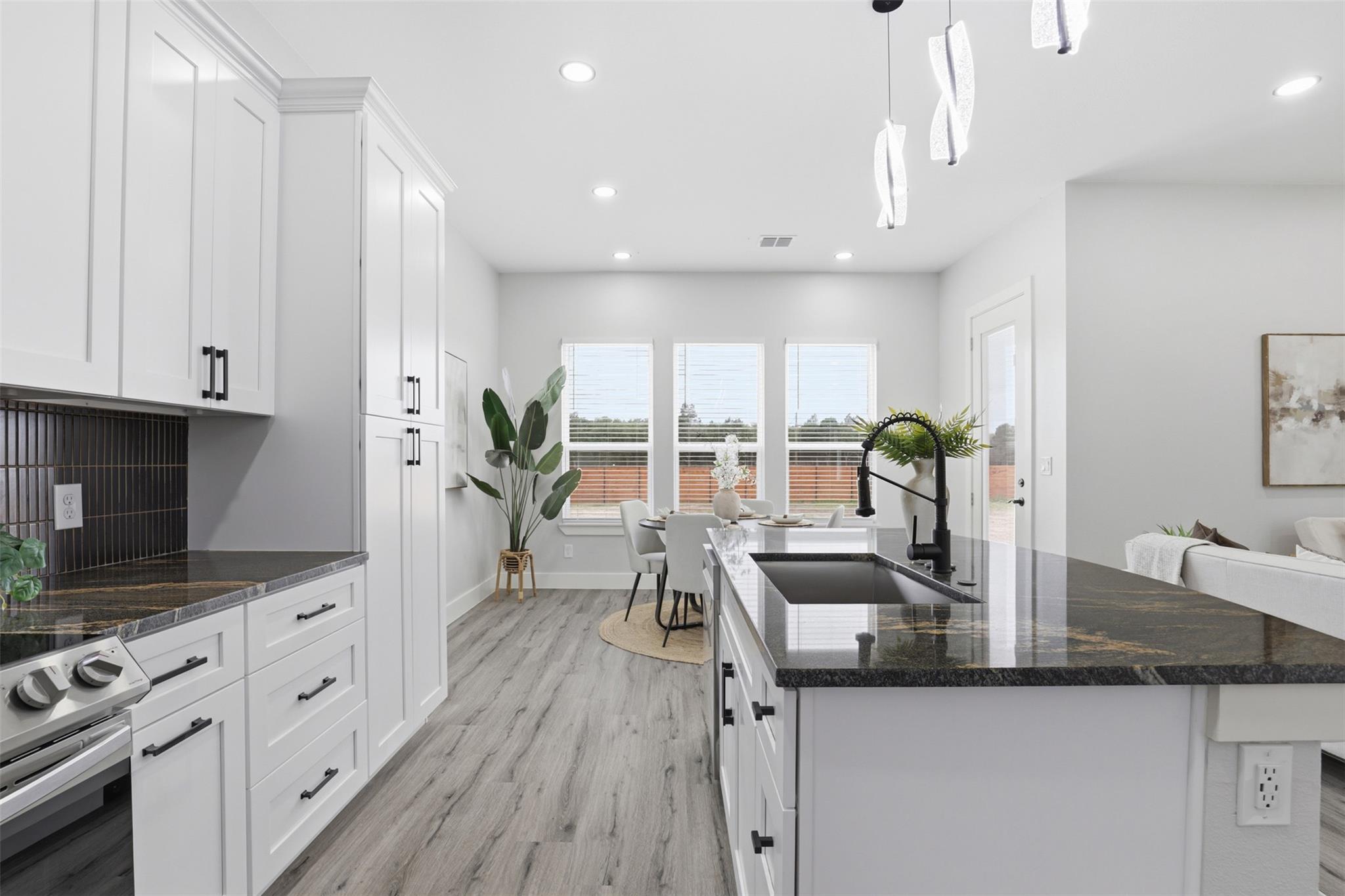 113 Los Robles Road Elgin TX 78621
