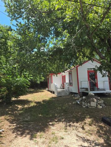 729 Chihuahua Street Lockhart TX 78644