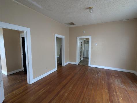 301 Park Street Taylor TX 76574