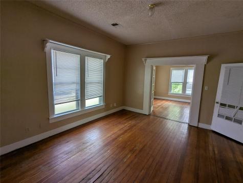 301 Park Street Taylor TX 76574