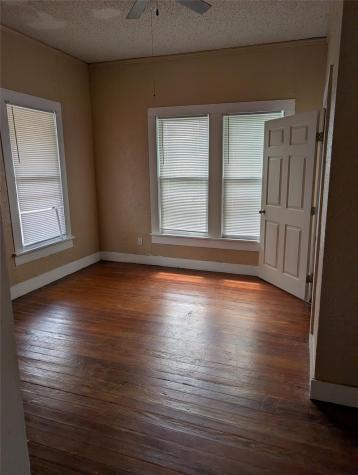 301 Park Street Taylor TX 76574