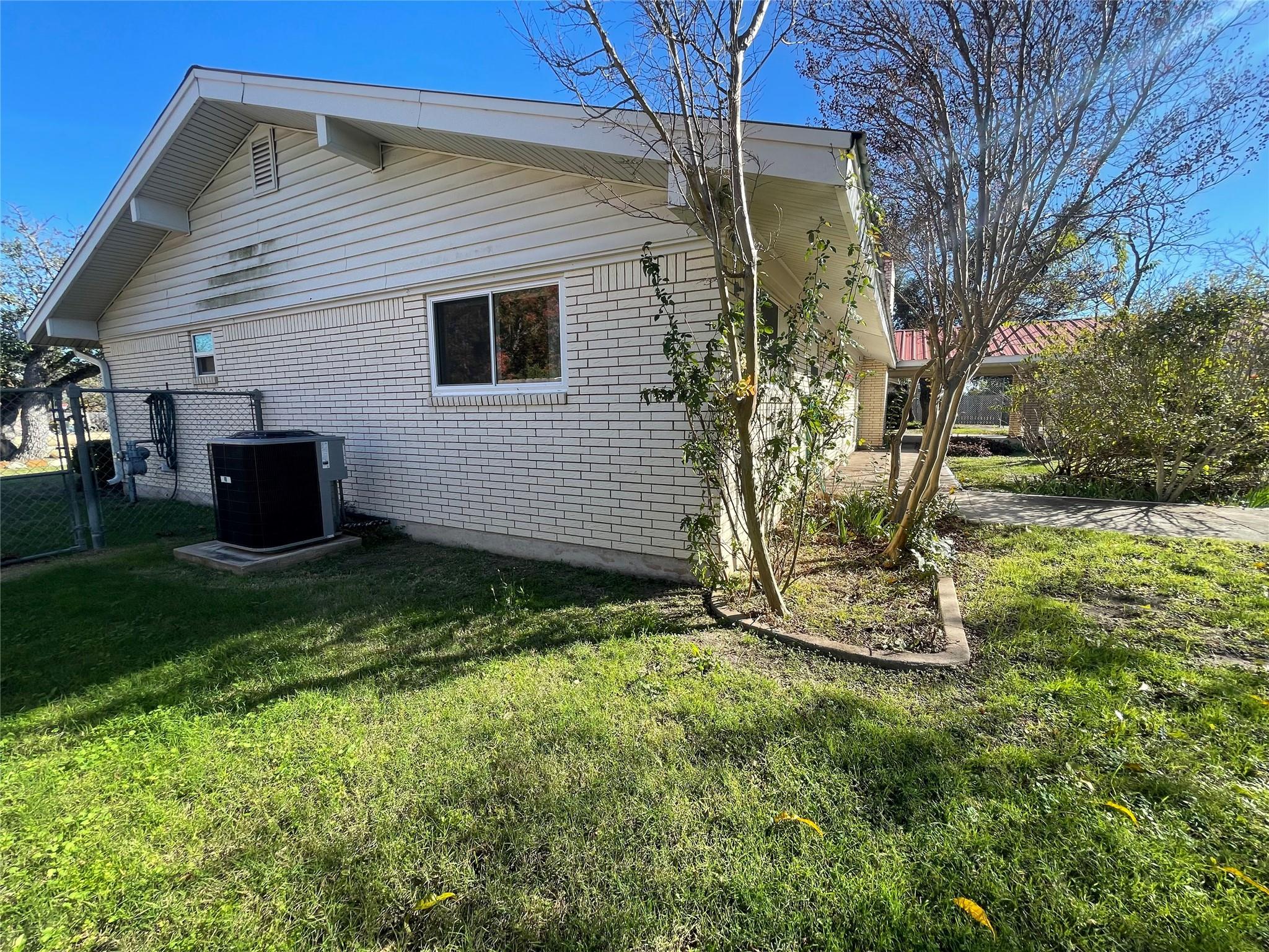 104 Skipcha Trail Lampasas TX 76550