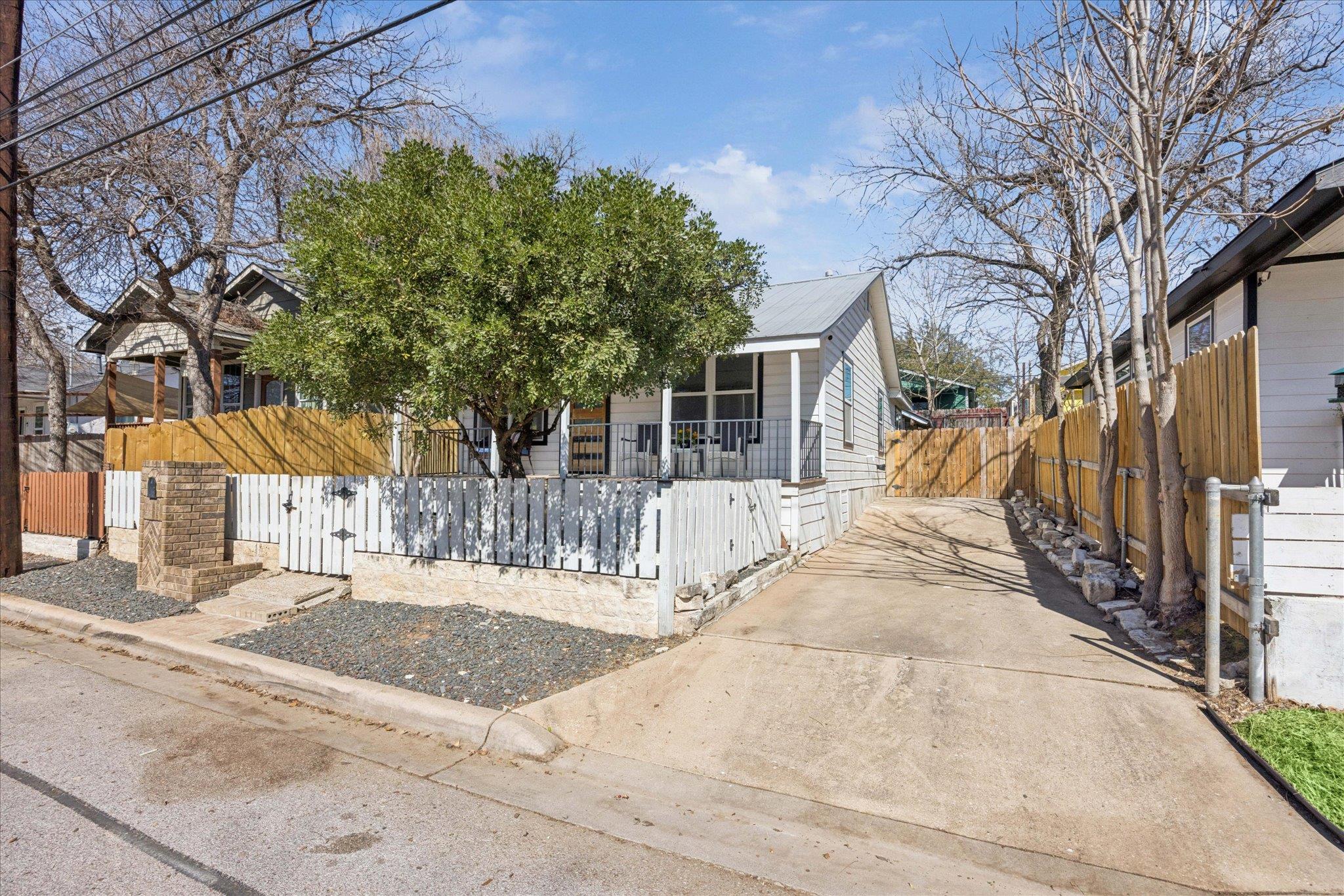 2306 Santa Maria Street Austin TX 78702