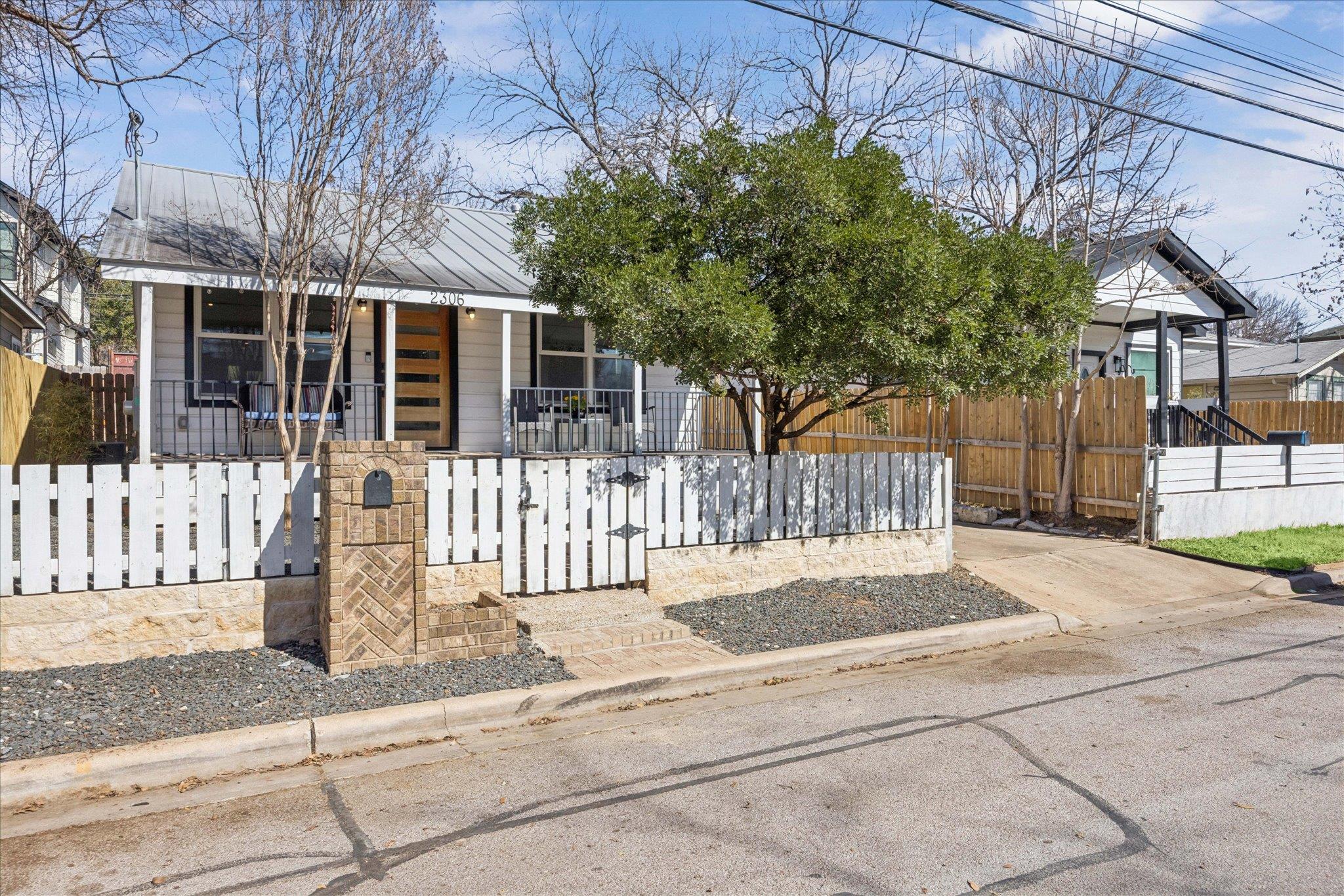 2306 Santa Maria Street Austin TX 78702