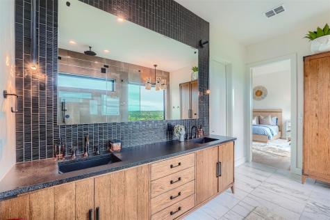 1733 Nightlife Cove Spicewood TX 78669