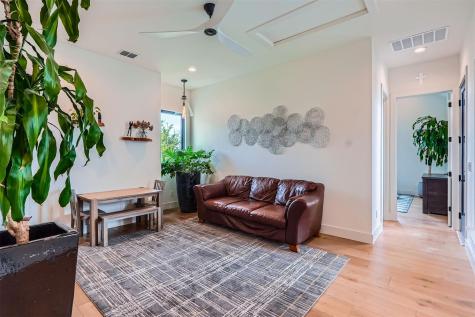 1733 Nightlife Cove Spicewood TX 78669