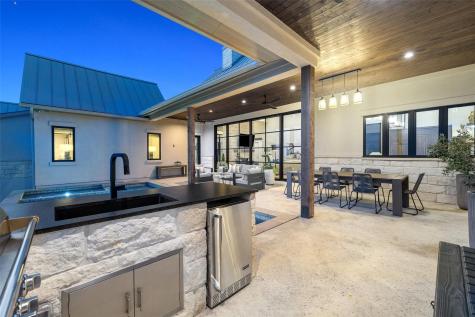 1733 Nightlife Cove Spicewood TX 78669