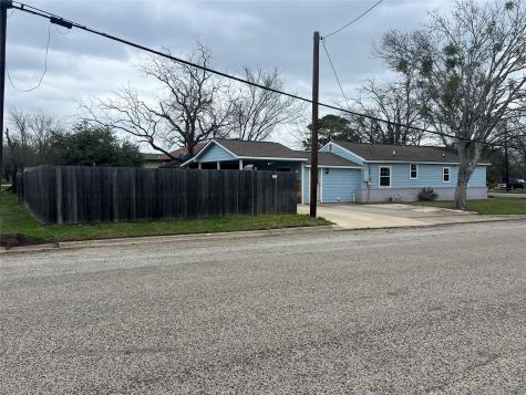 711 N Grimes Street Giddings TX 78942