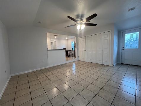 711 N Grimes Street Giddings TX 78942