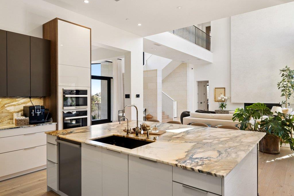 5 Inwood Cove Austin TX 78746