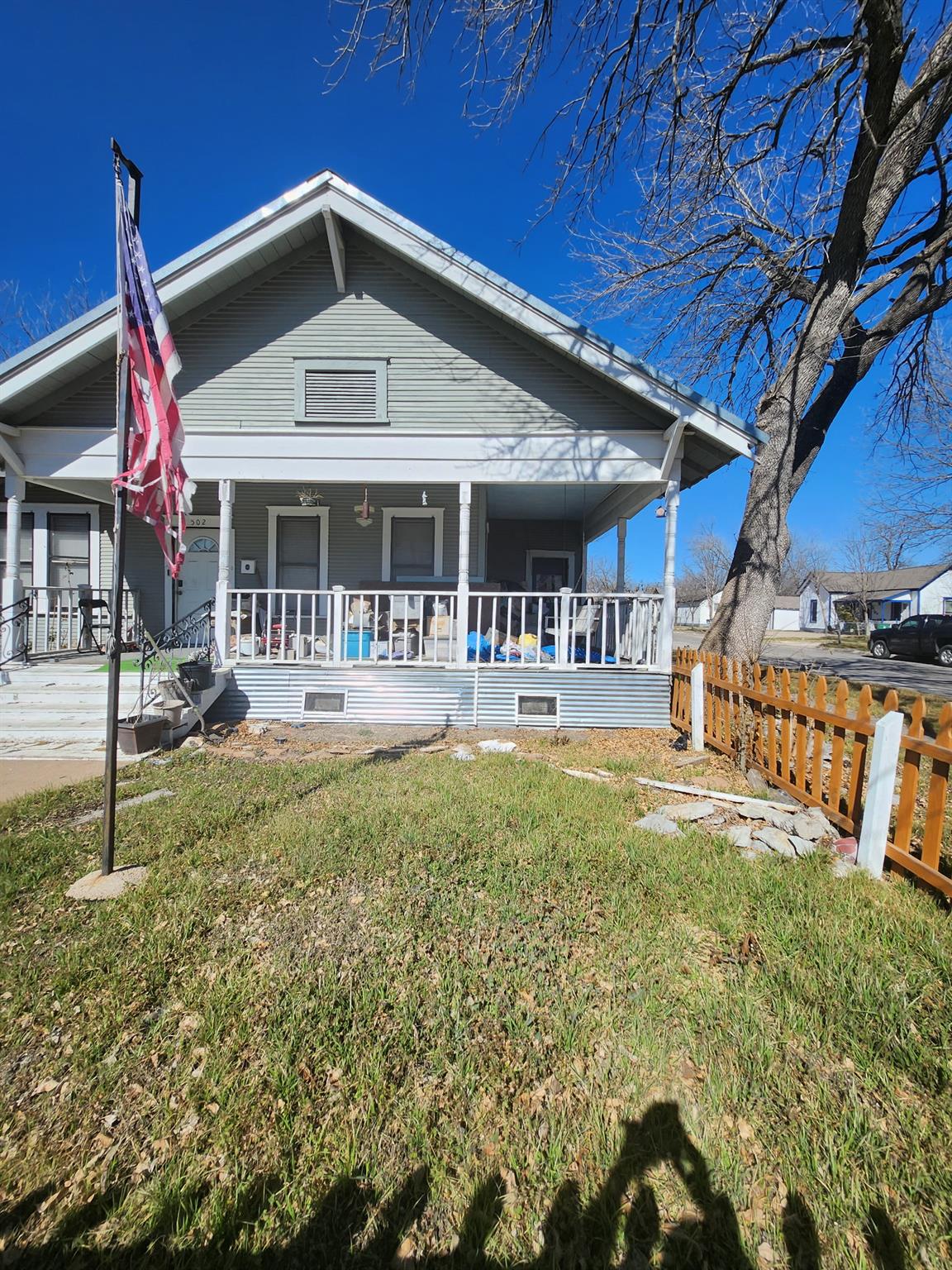 502 W 4th Street Taylor TX 76574
