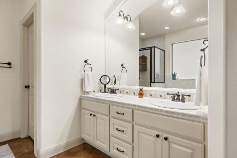 5319 Bull Run Austin TX 78727