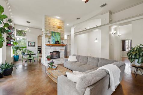 5319 Bull Run Austin TX 78727