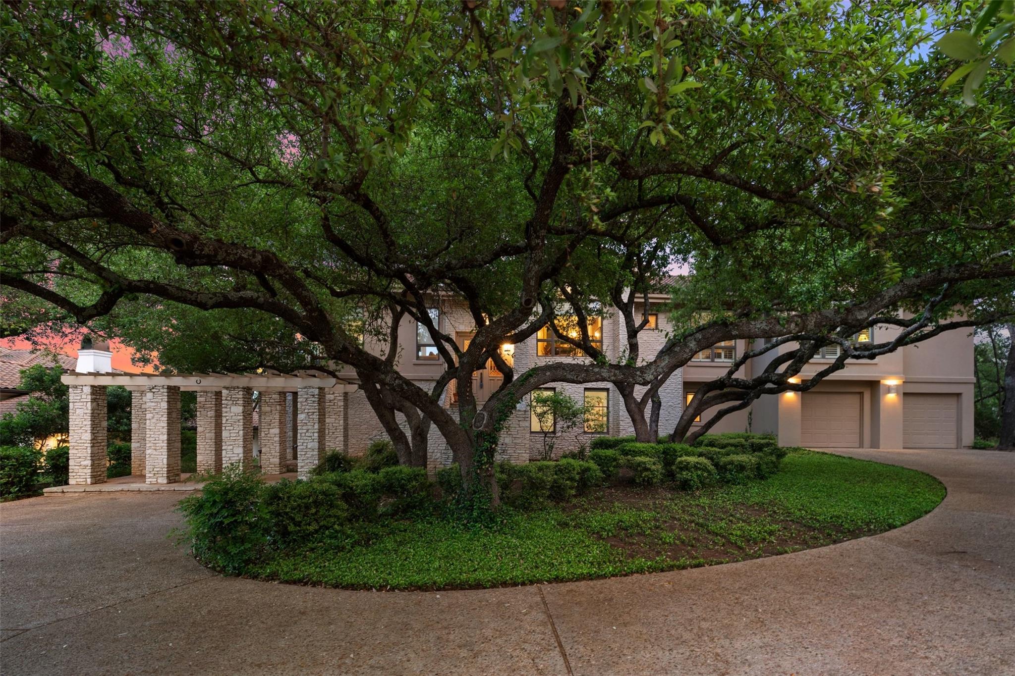 3 Crabapple Court The Hills TX 78738