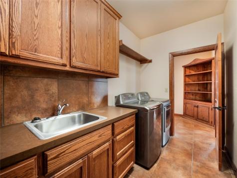 851 & 877 County Road 455 Coupland TX 78615