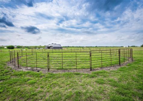 851 & 877 County Road 455 Coupland TX 78615