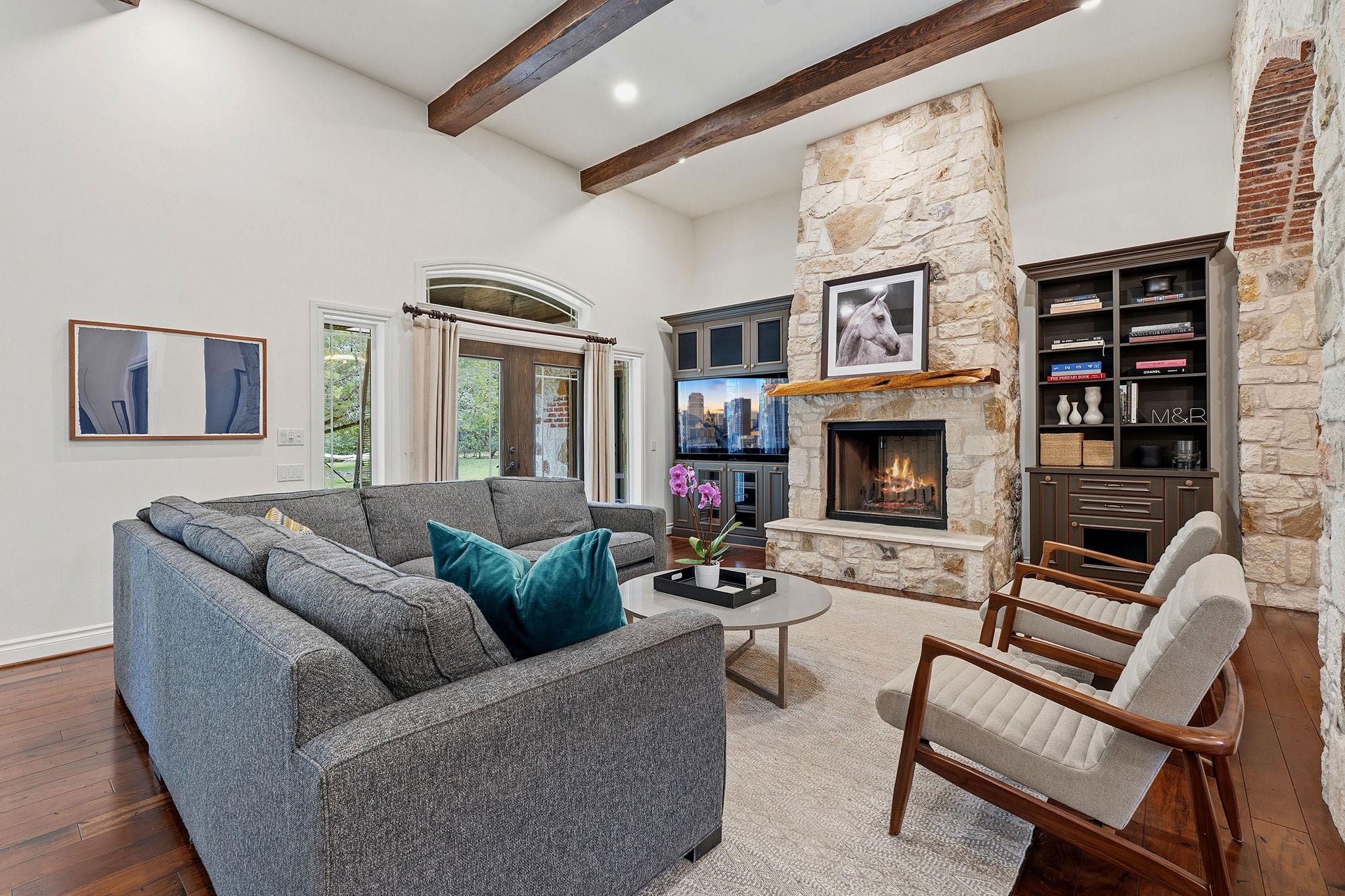 8121 Bluff Trail Austin TX 78737