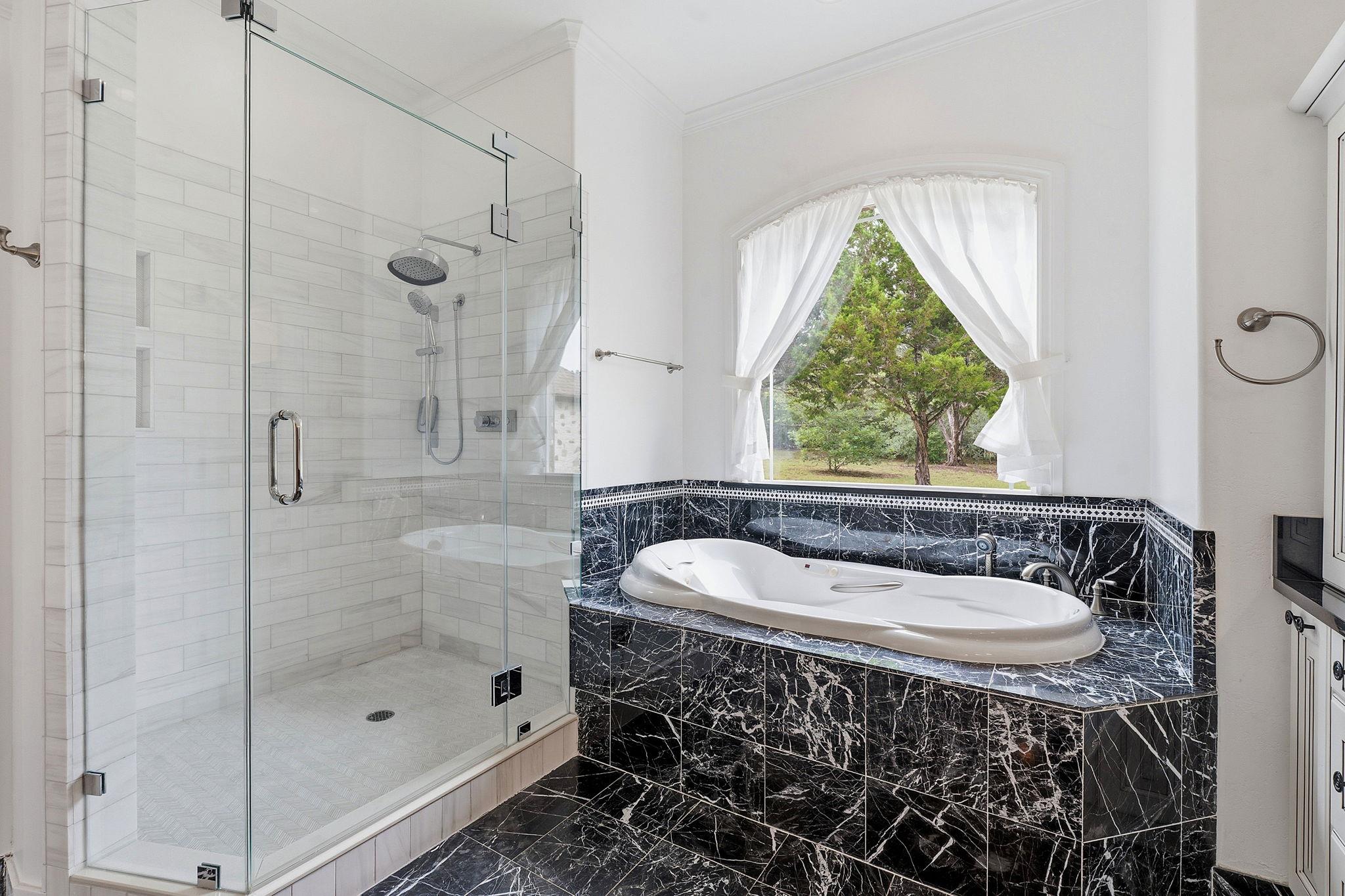 8121 Bluff Trail Austin TX 78737