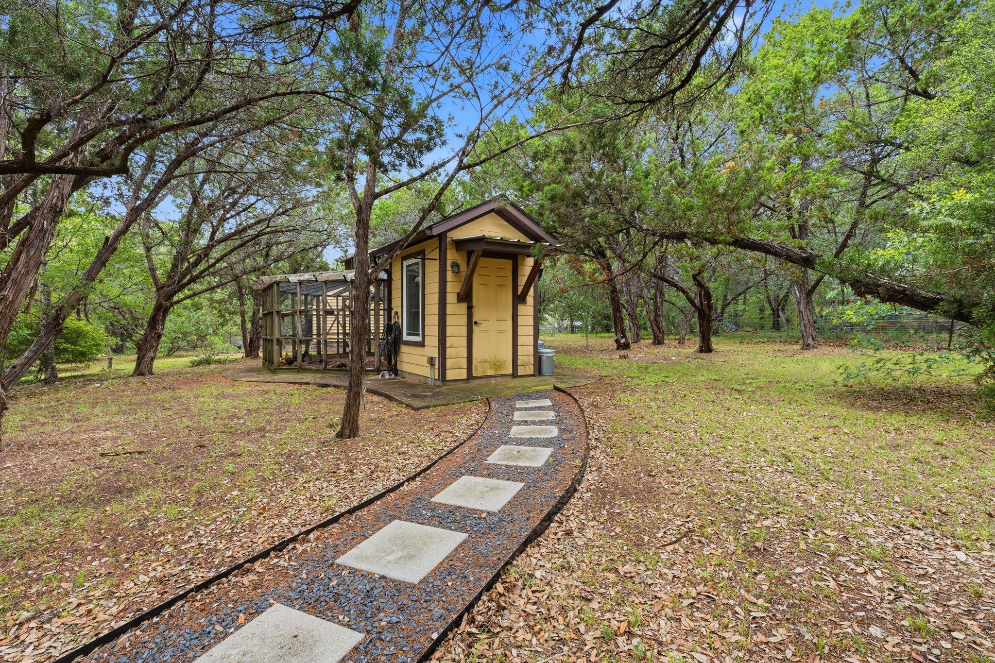 8121 Bluff Trail Austin TX 78737