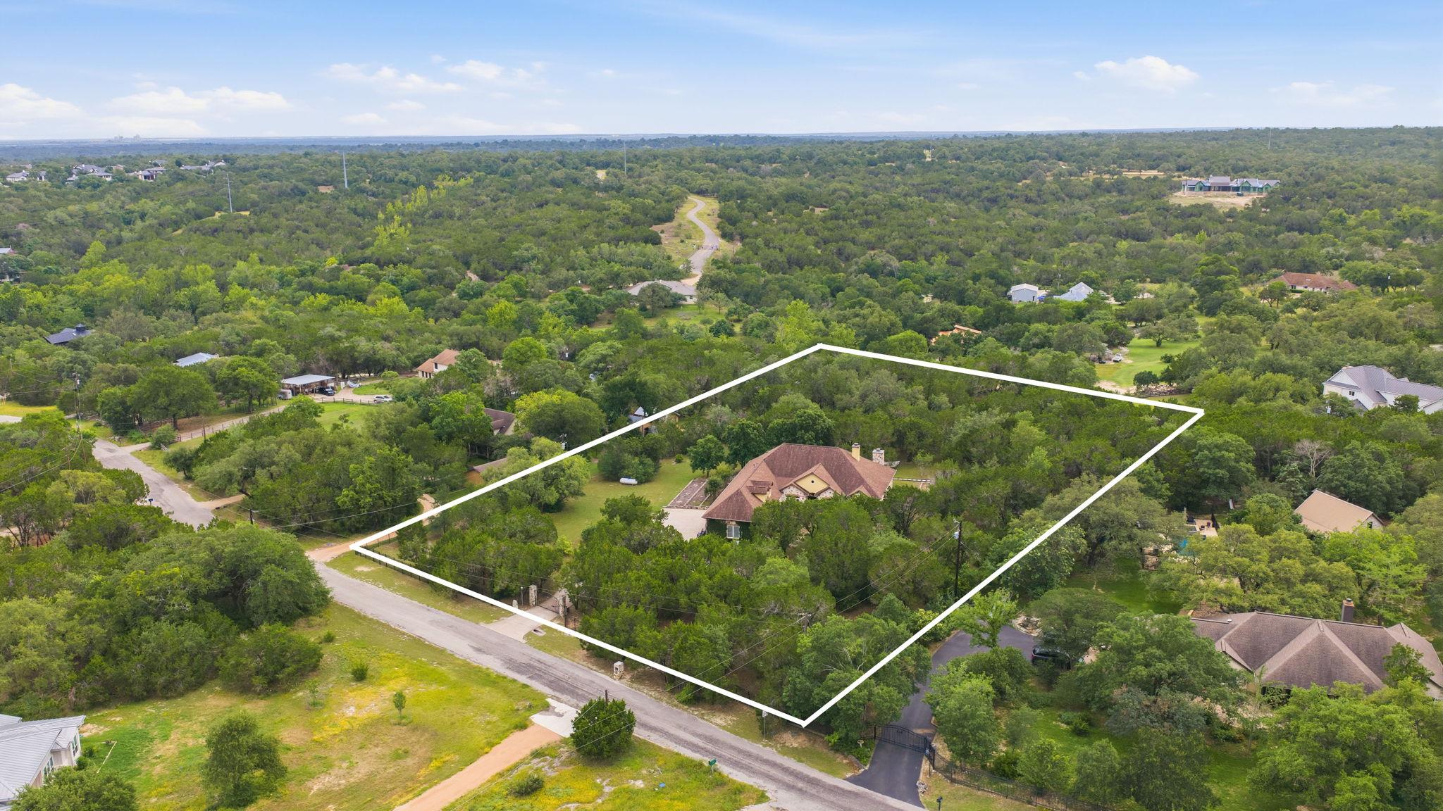 8121 Bluff Trail Austin TX 78737