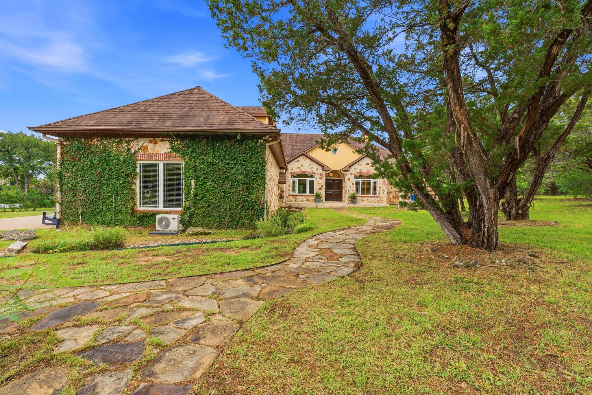 8121 Bluff Trail Austin TX 78737
