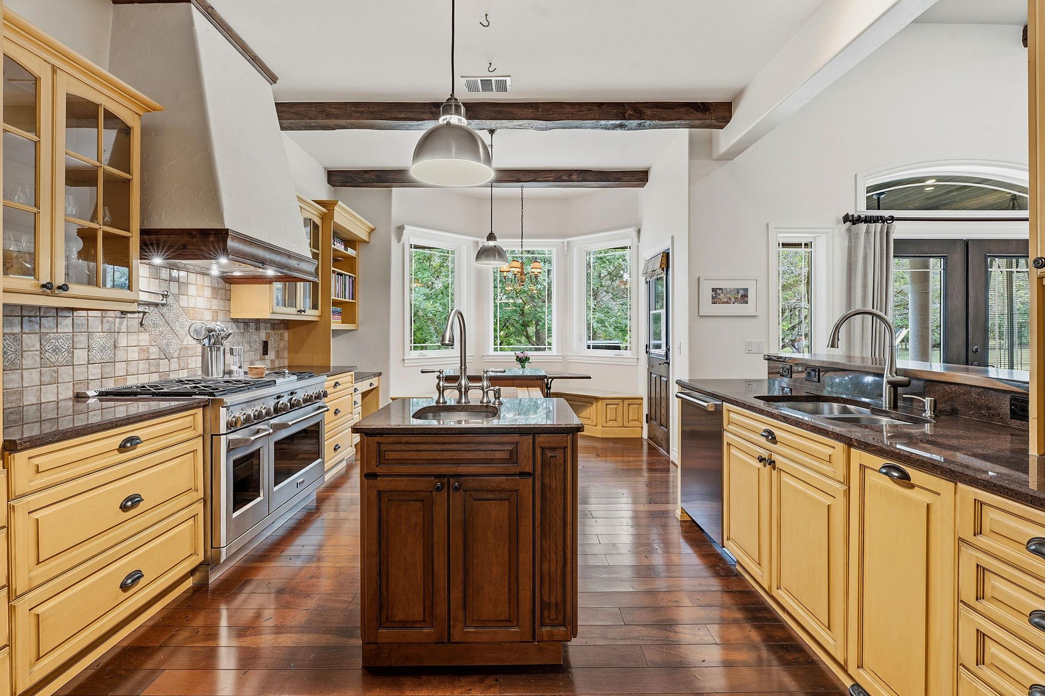 8121 Bluff Trail Austin TX 78737