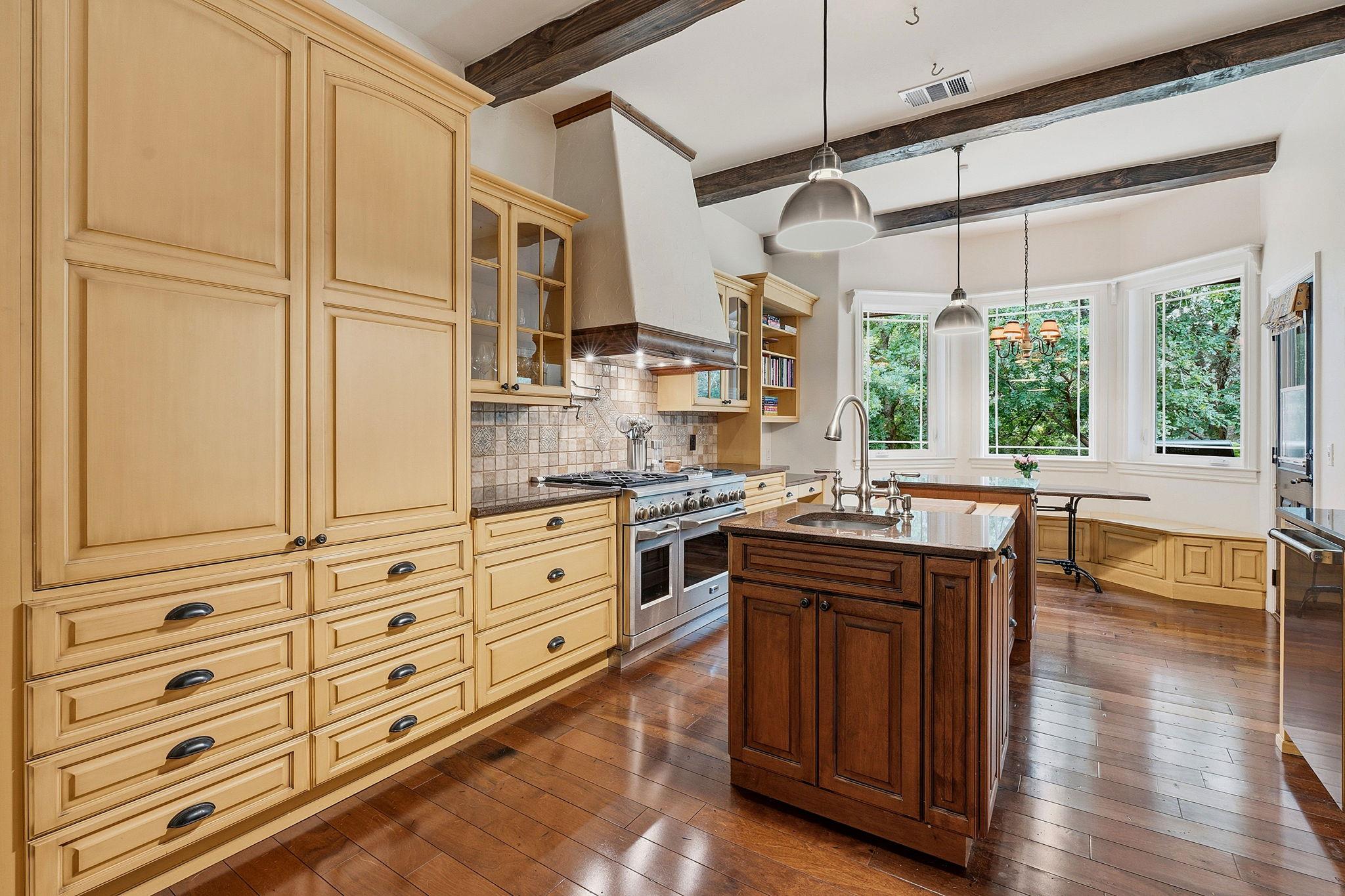 8121 Bluff Trail Austin TX 78737