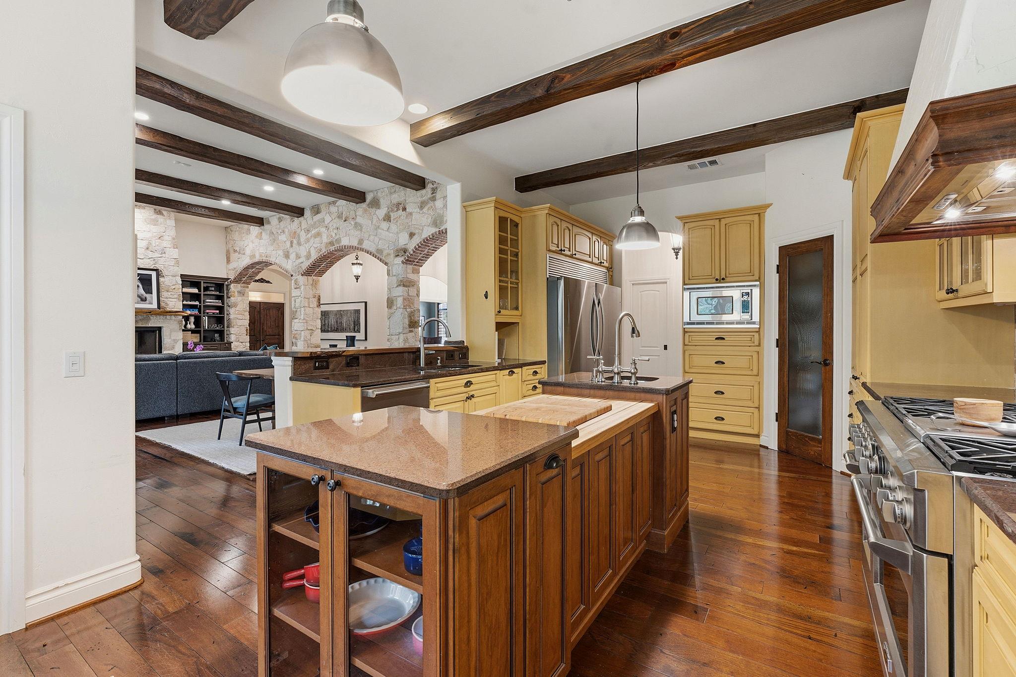 8121 Bluff Trail Austin TX 78737