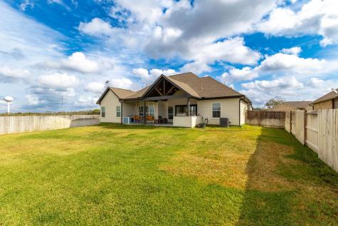 111 Fosters Branch Drive Schulenburg TX 78956