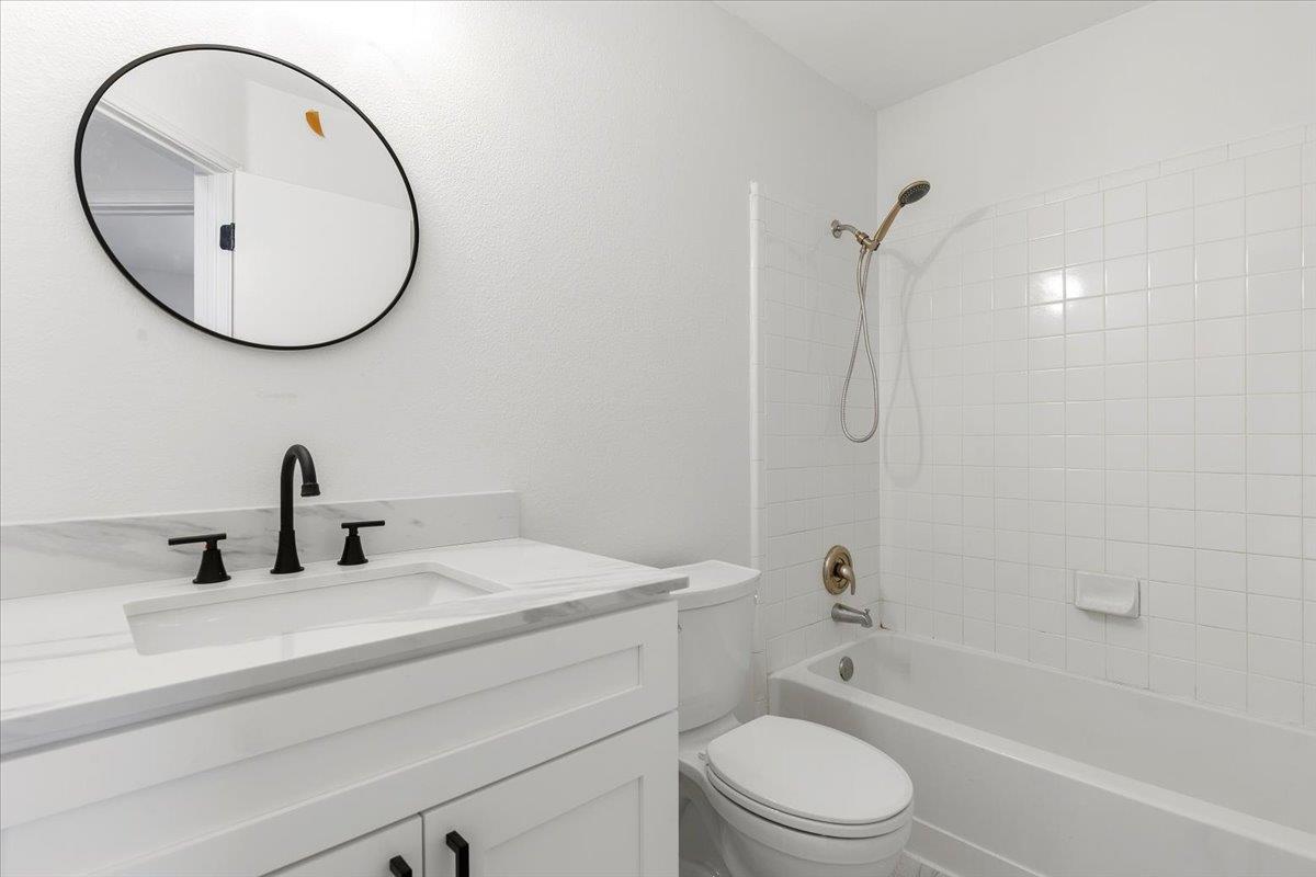 824 Brandi Circle Kyle TX 78640