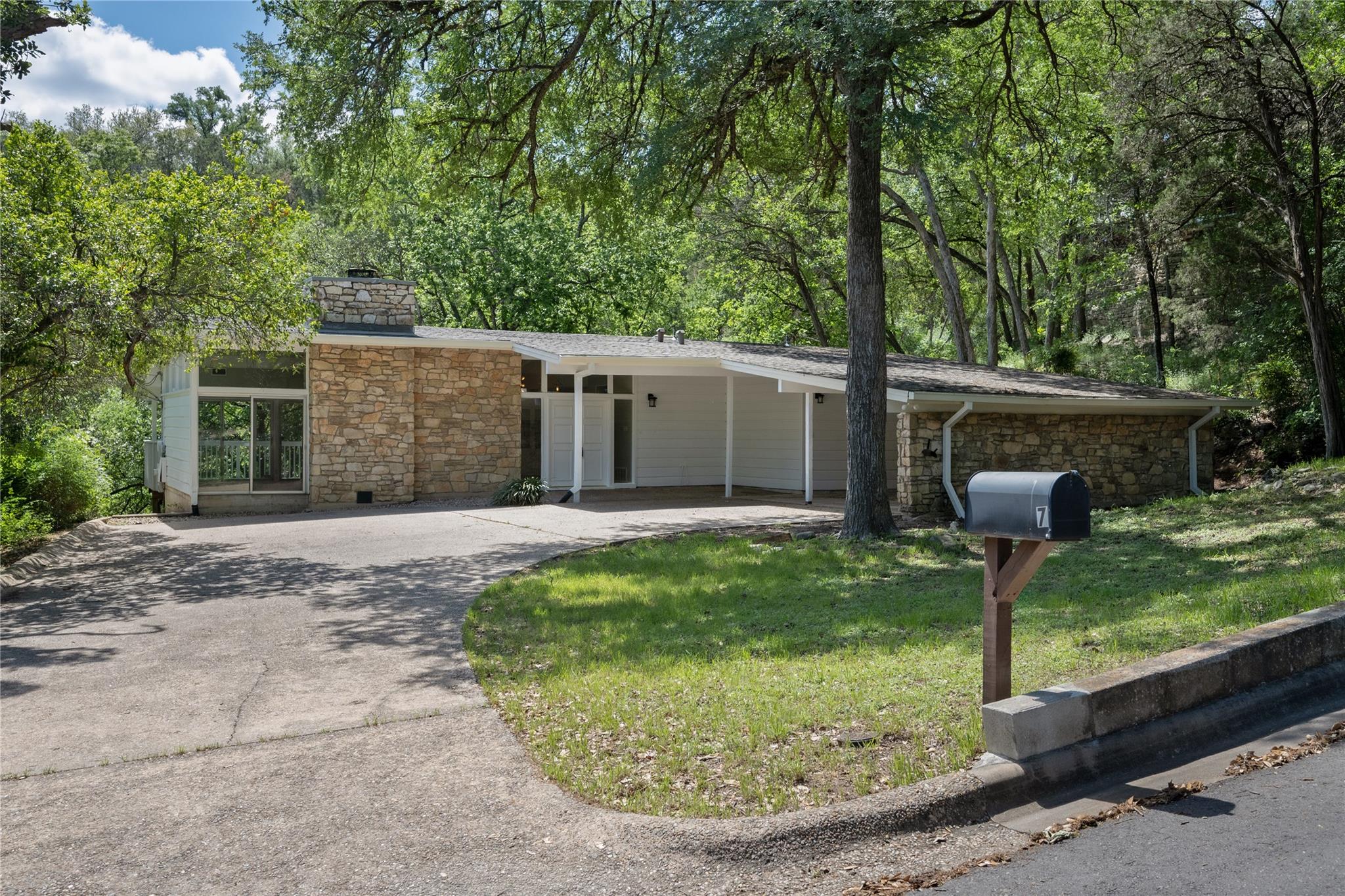 7 Hull Circle Drive Austin TX 78746