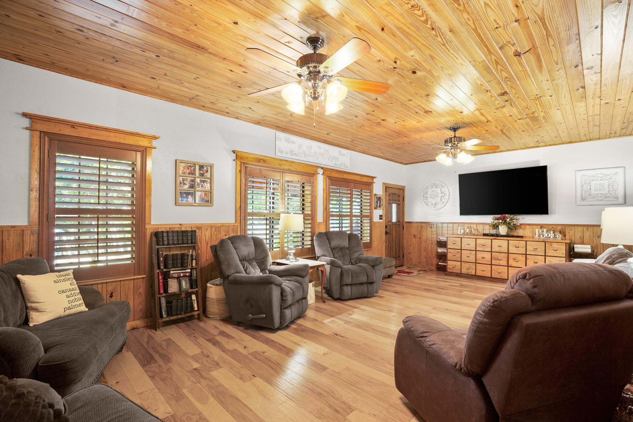 320 Pecan 3 Florence TX 76527