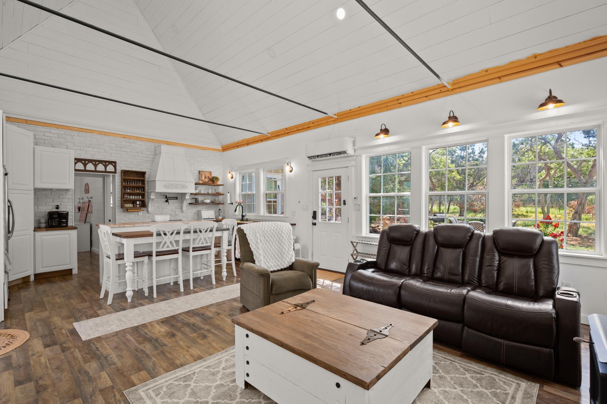 320 Pecan 3 Florence TX 76527