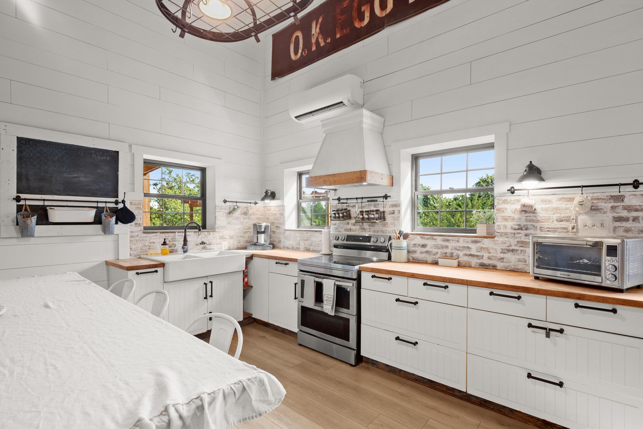 320 Pecan 3 Florence TX 76527