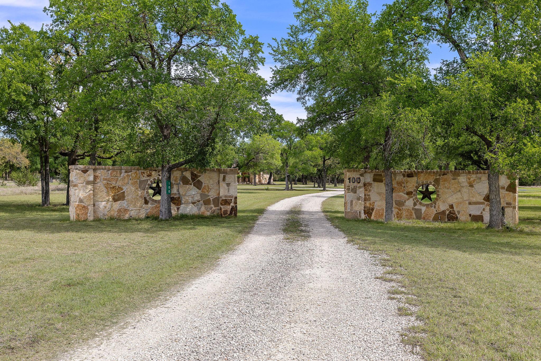 100 Palomino Cove Jarrell TX 76537