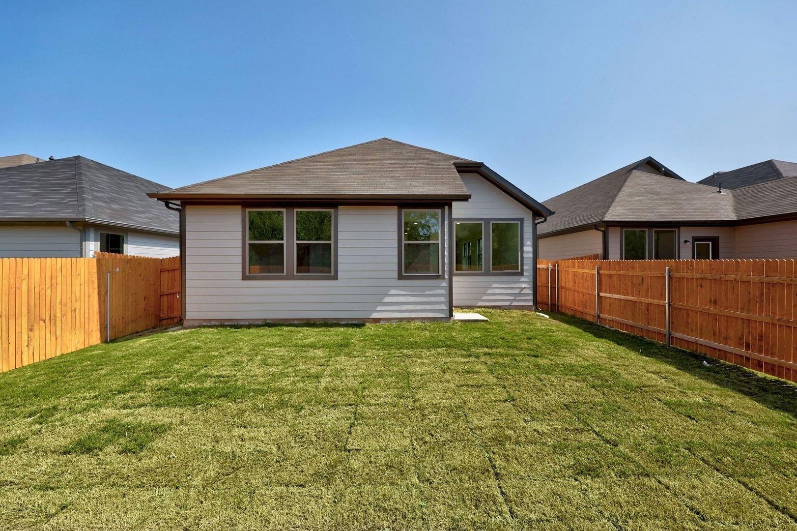 310 Bendecido Loop Elgin TX 78621