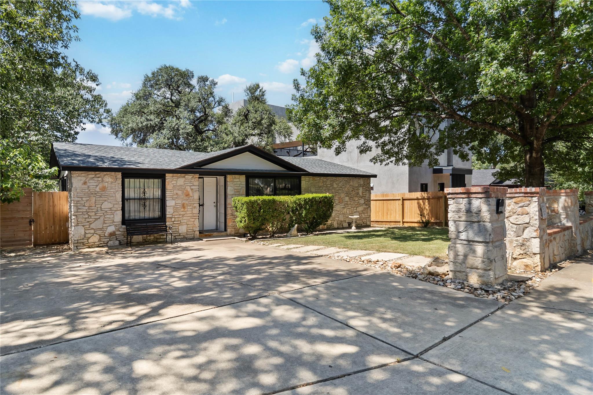 1002 Walter Street Austin TX 78702