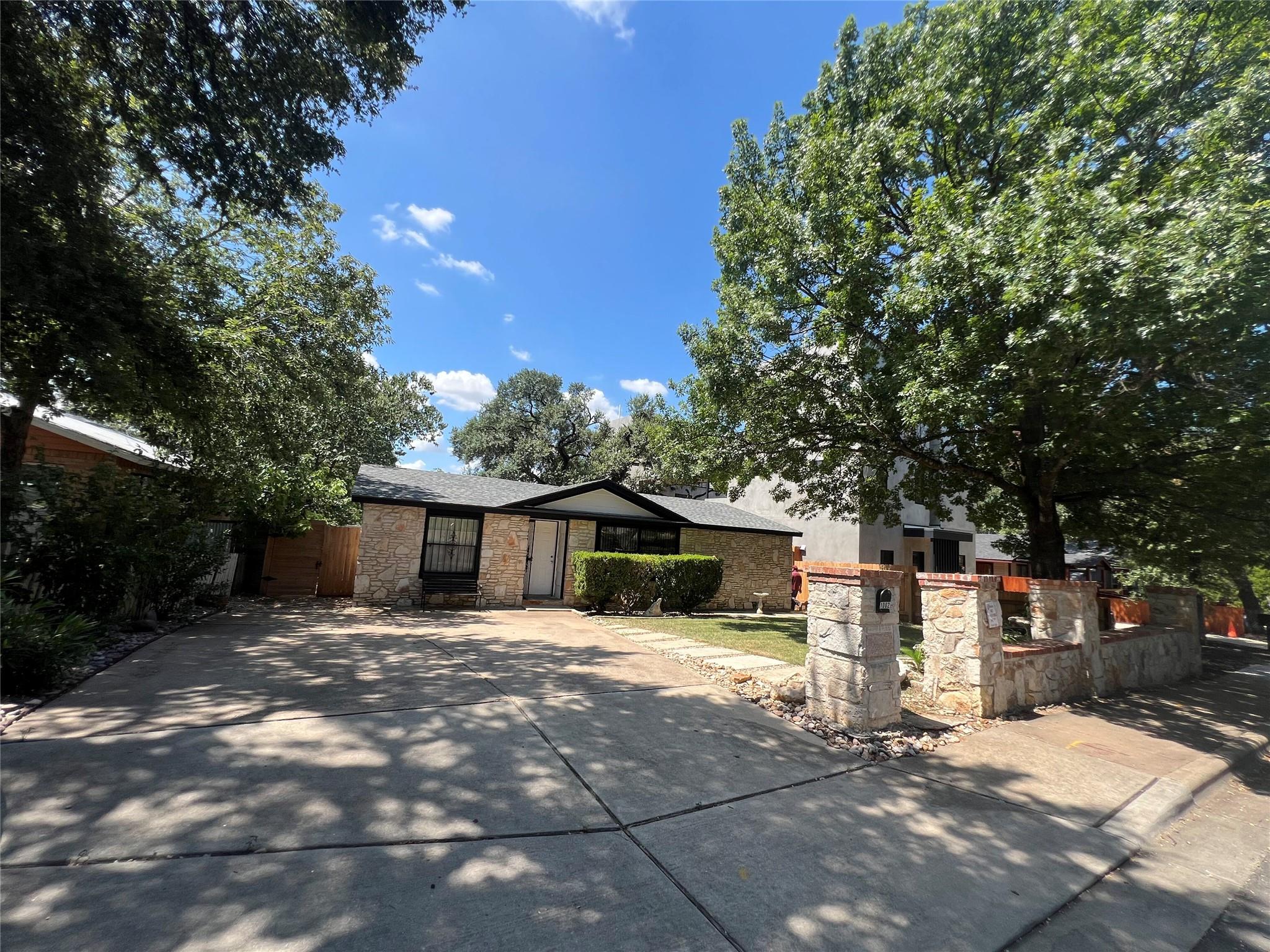 1002 Walter Street Austin TX 78702