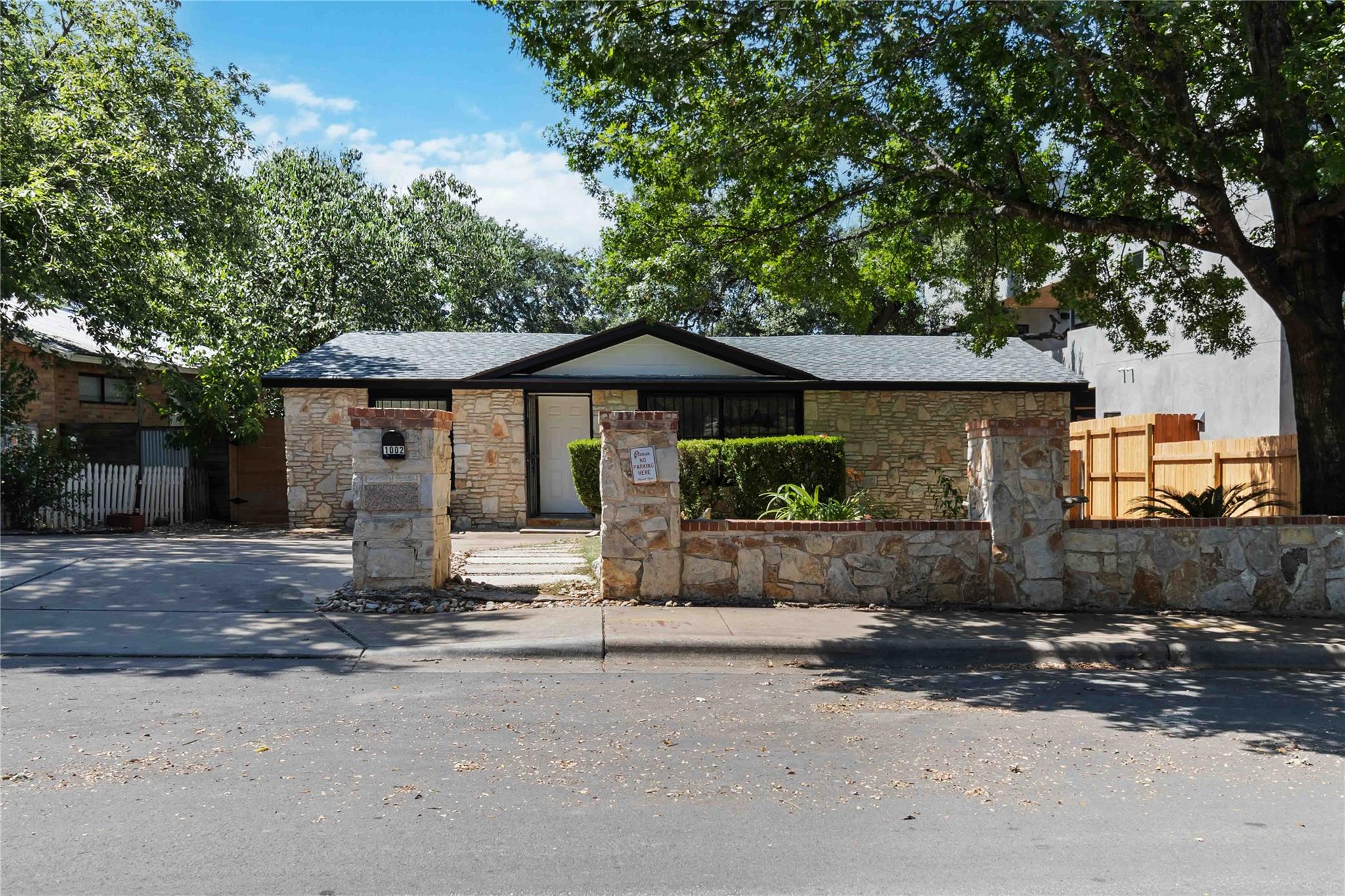 1002 Walter Street Austin TX 78702