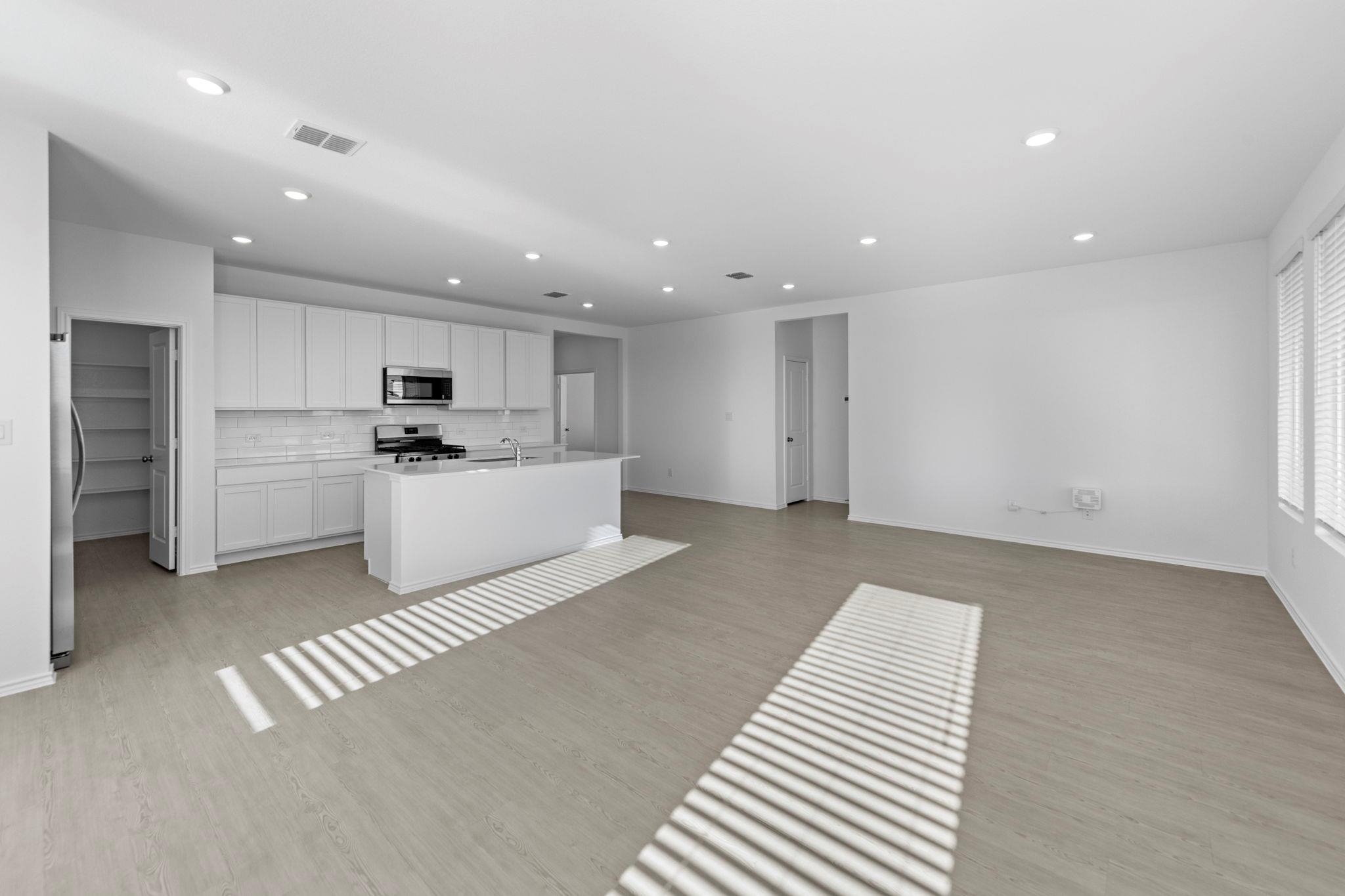 13212 Eastland Drive Mustang Ridge TX 78610