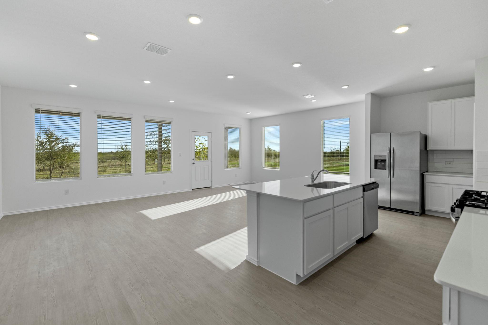 13212 Eastland Drive Mustang Ridge TX 78610