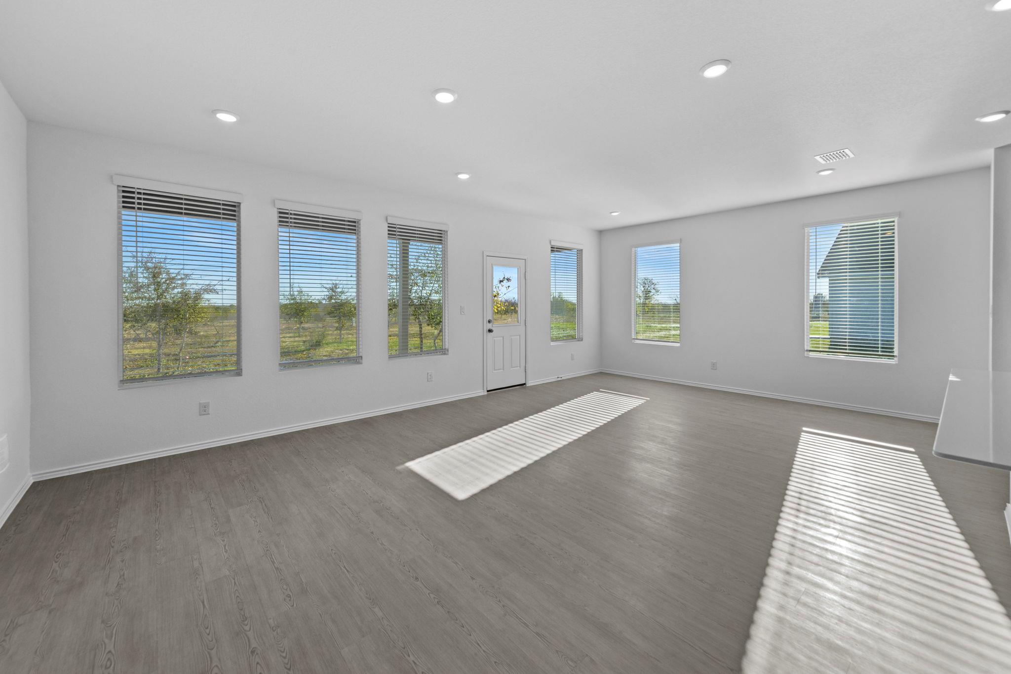 13212 Eastland Drive Mustang Ridge TX 78610