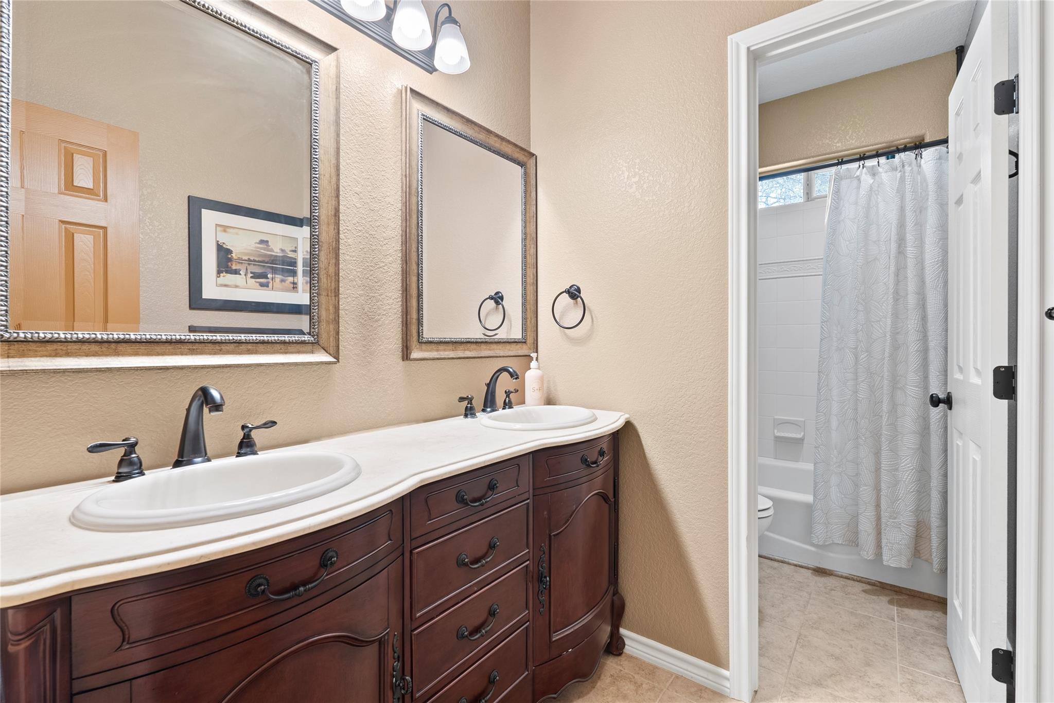 330 Arbors Circle Elgin TX 78621
