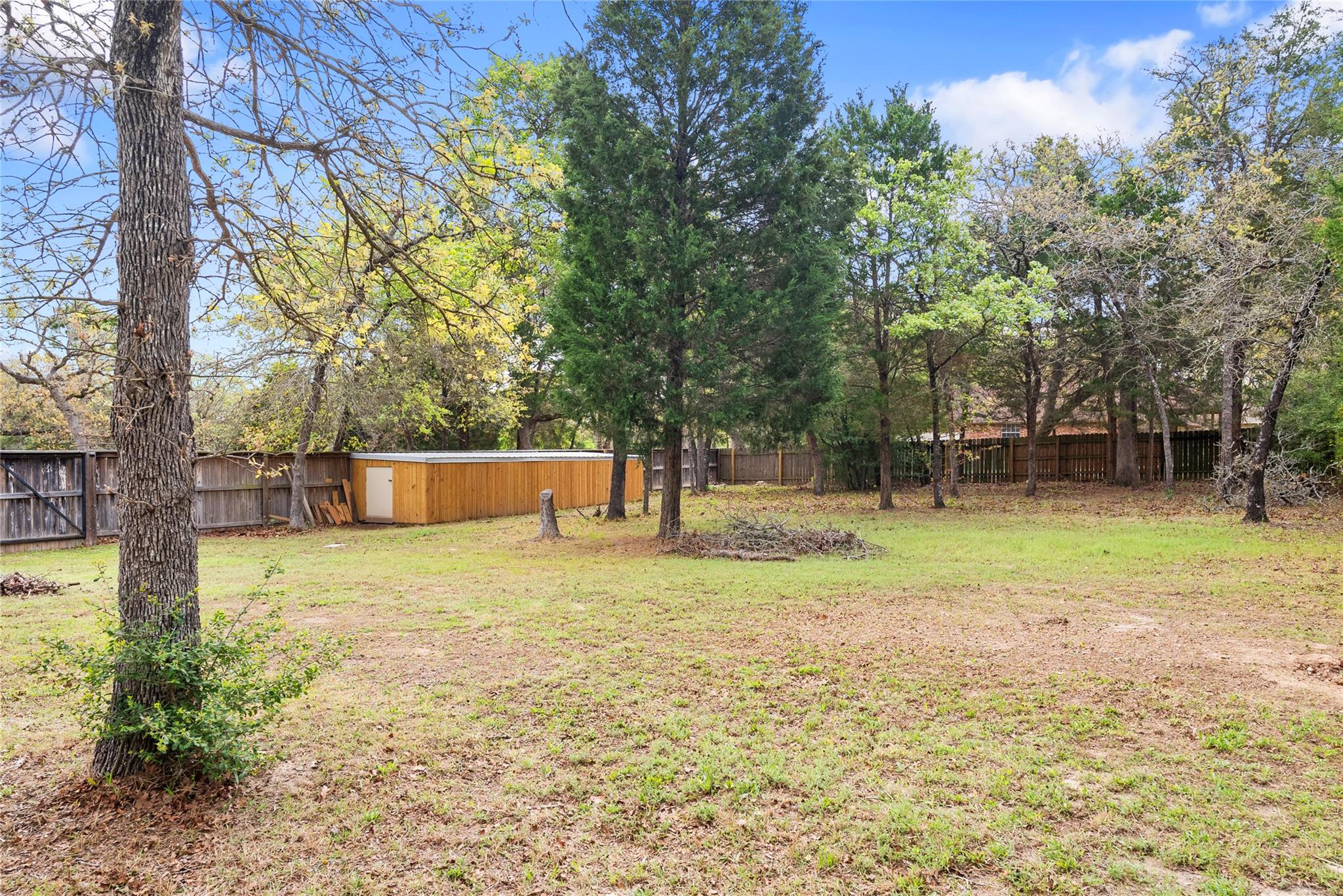 330 Arbors Circle Elgin TX 78621