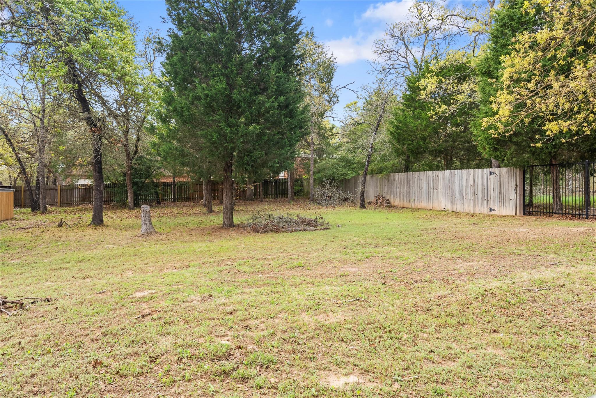 330 Arbors Circle Elgin TX 78621