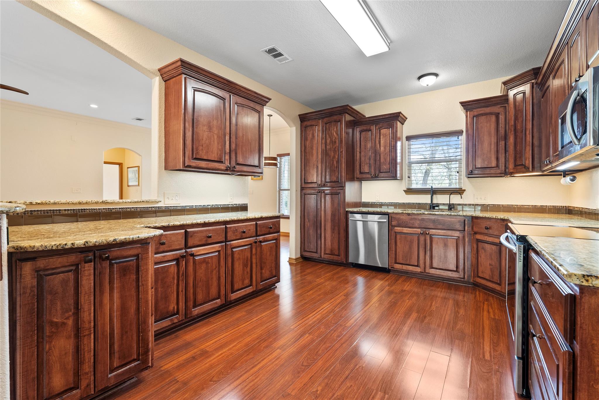 330 Arbors Circle Elgin TX 78621