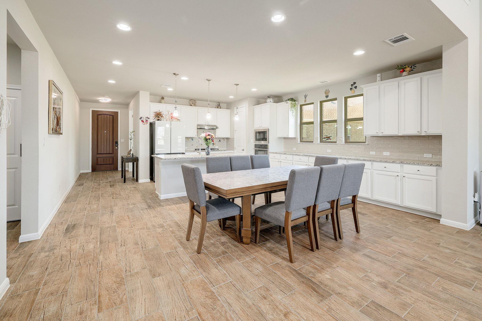 1136 Almeria Bend Leander TX 78641