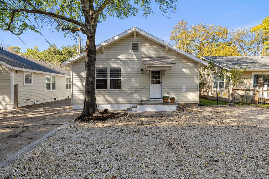 1223, 1223 1/2 & 1225 S Austin Avenue S Georgetown TX 78626