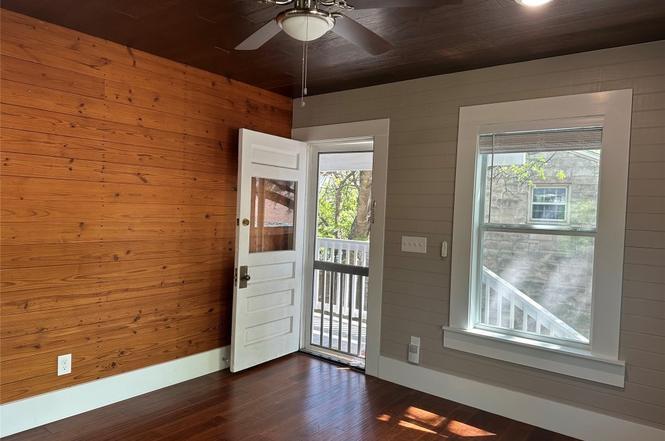 1223, 1223 1/2 & 1225 S Austin Avenue S Georgetown TX 78626
