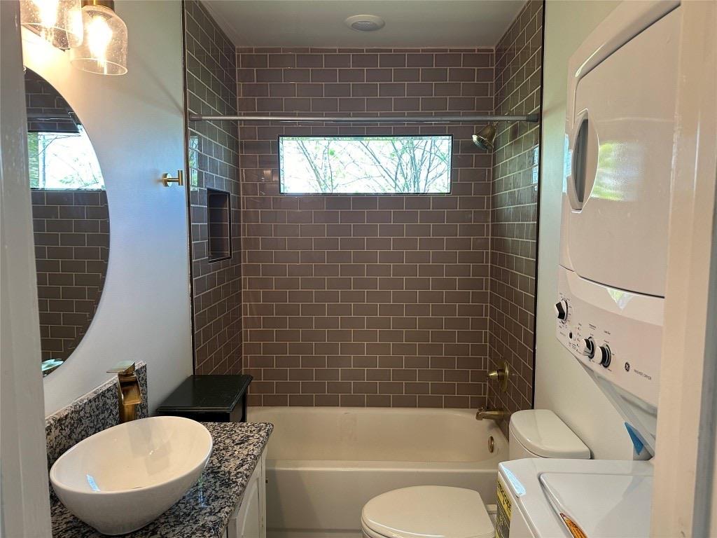 1223, 1223 1/2 & 1225 S Austin Avenue S Georgetown TX 78626